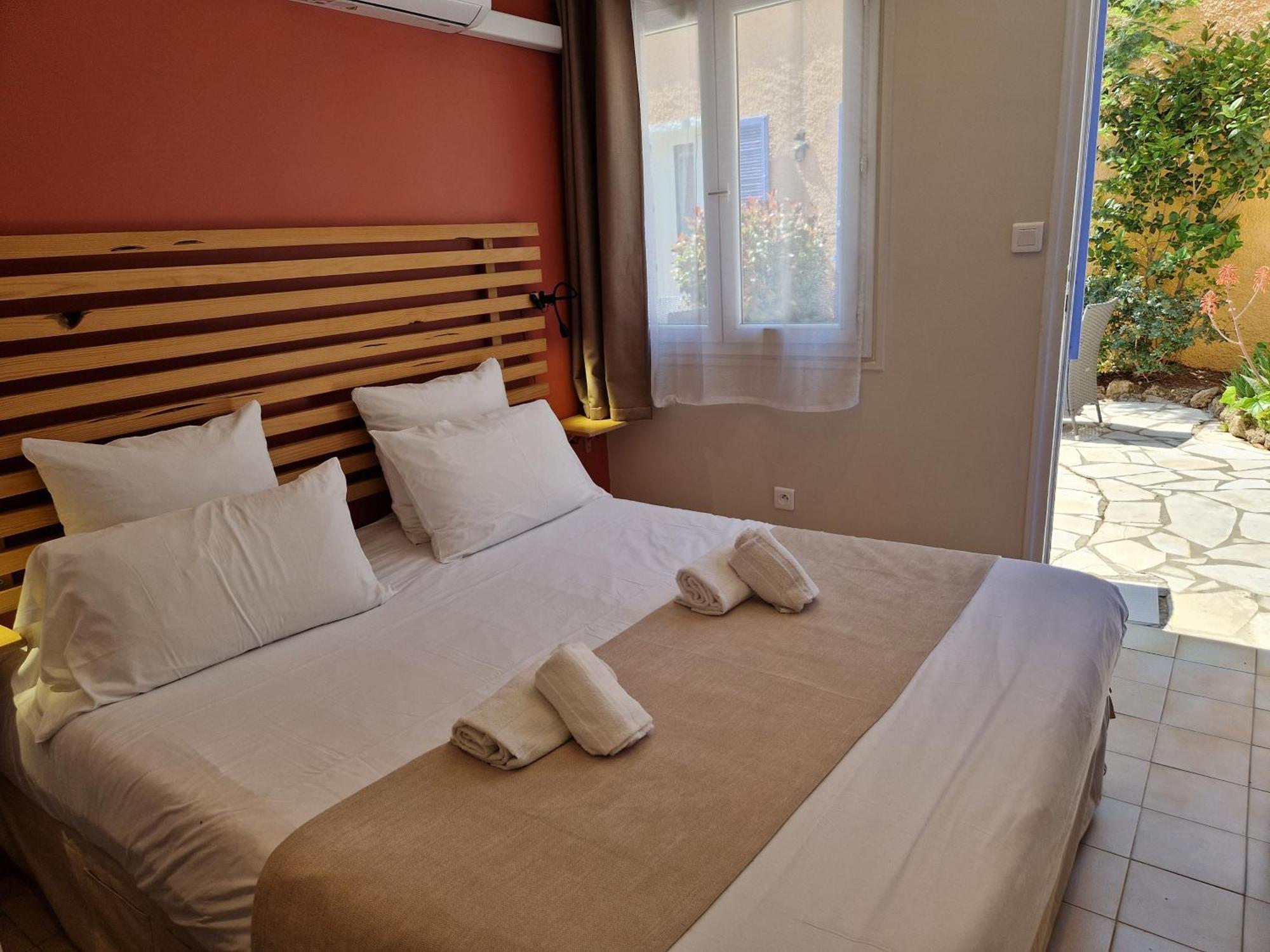 Le Cosy Hotel Saint Aygulf Exterior foto