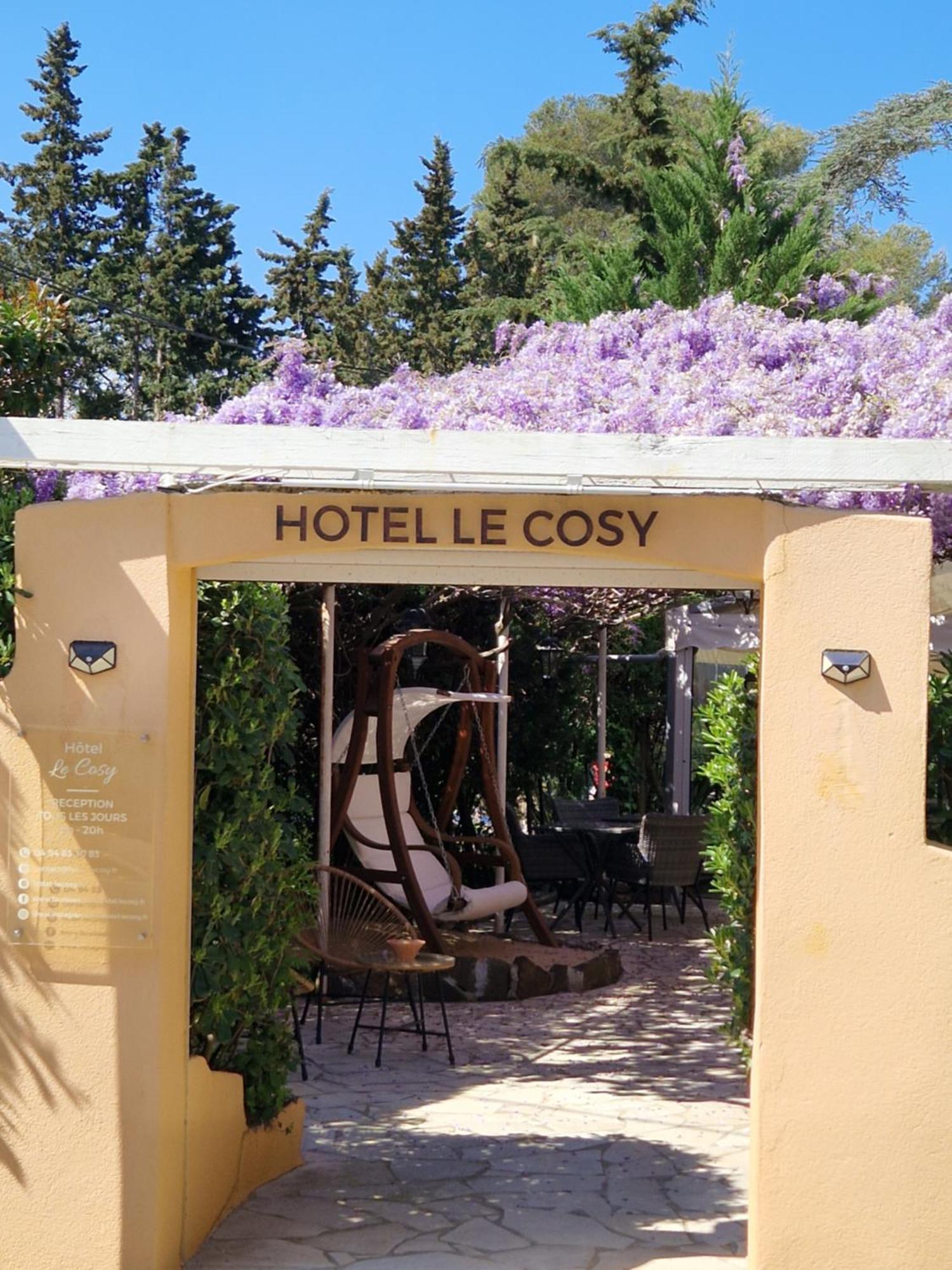 Le Cosy Hotel Saint Aygulf Exterior foto